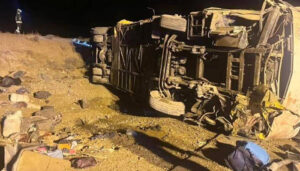 ایران میں ہائی وے پر  بس الٹنے کے باعث درجن سے زائد افراد جاںبحق