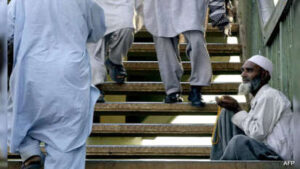 خلیجی ممالک پاکستانی بھکاریوں، چوروں، جعلسازوں  میں ملوث 38 ہزار ڈی پورٹ