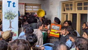 پشاور میں نجی اسکول کی چھت گرنے سے 35 بچےجاں بحق، درجنوں زخمی